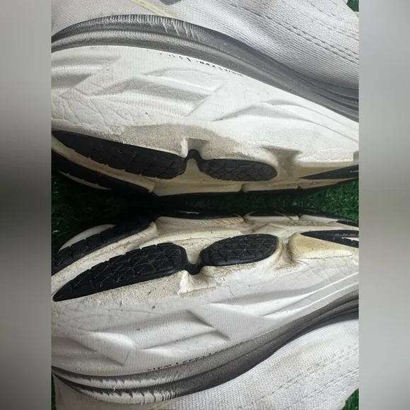 HOKA Men’s Bondi 8 White Running Shoes Size 11.5 D