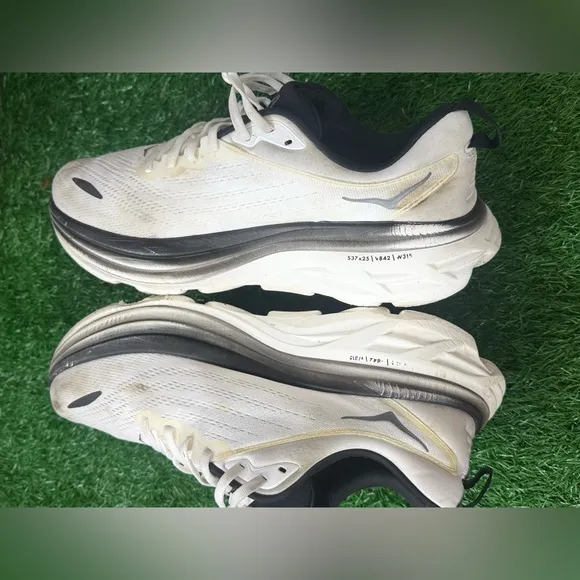 HOKA Men’s Bondi 8 White Running Shoes Size 11.5 D