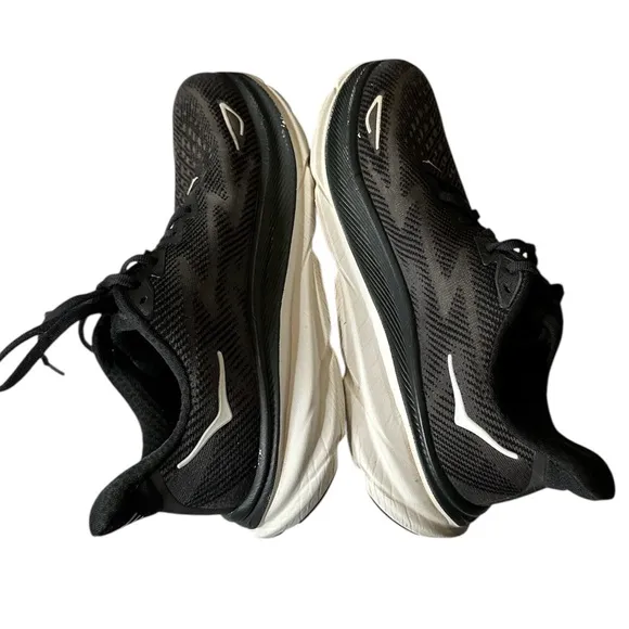 Hoka One One Women’s Clifton9 White/Black Running Shoes sz 8.5B