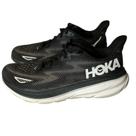 Hoka One One Women’s Clifton9 White/Black Running Shoes sz 8.5B
