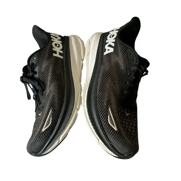 Hoka One One Women’s Clifton9 White/Black Running Shoes sz 8.5B
