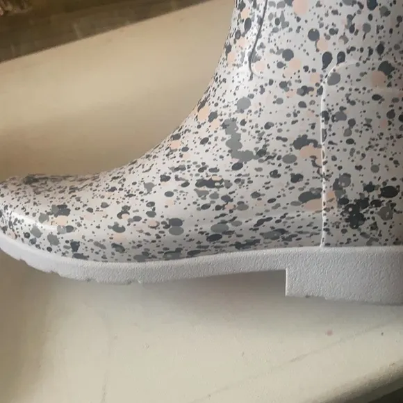 Hunter spelled rain boots