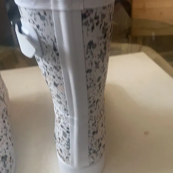 Hunter spelled rain boots
