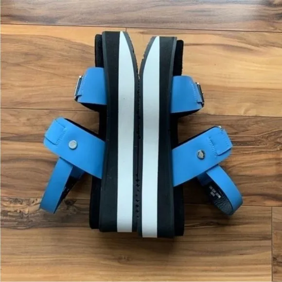 Hunter wedge two straps platform sandals 10