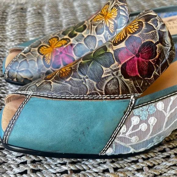 Imperfect floral mules multicolor peep-toe embroidered lace airy chunky heels
