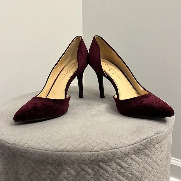 JESSICA SIMPSON Maroon/Burgundy Velvet Floral Design High-Heel Pump Shoes