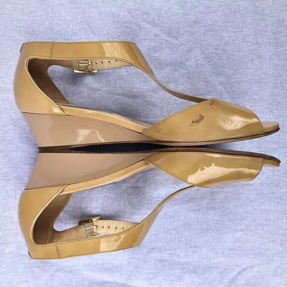 Jimmy Choo Shoes Tan Patent Leather T Strap Wedge Sandal Made in Italy Flawed 39