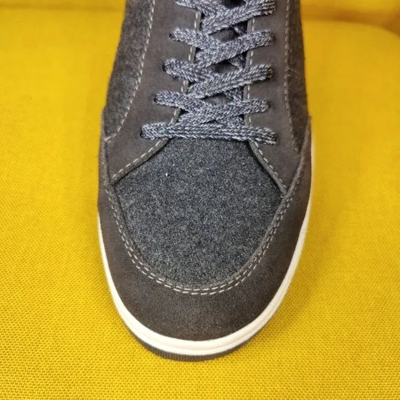 Johnnie-O Surfside Grey Suede &amp; Fabric Sneaker Casual Men's Shoe Size 10