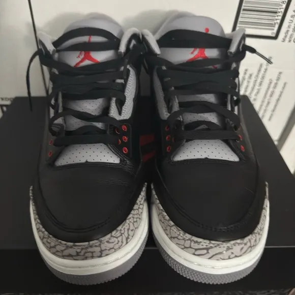 Jordan 3 black cement 2024 Size 10.5