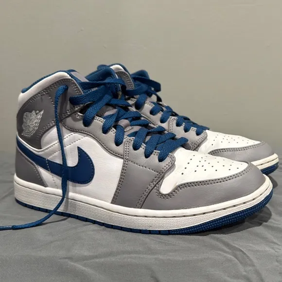 Jordan Athletic Shoes - Blue, Gray, and White
