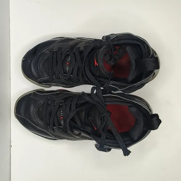 Jordan Jumpman Two Trey University black red boys high tops size 6.5