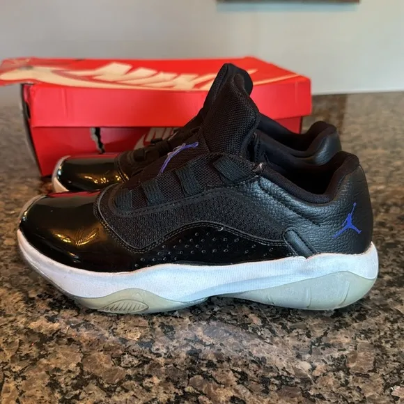 Jordan Kids Black and Blue Athletic Shoes 7Y