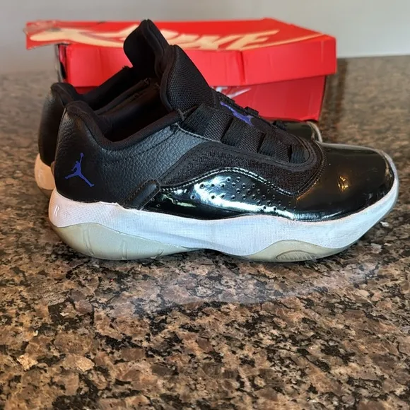 Jordan Kids Black and Blue Athletic Shoes 7Y
