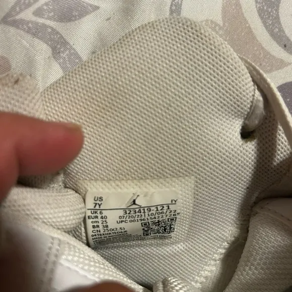 Jordan Kids Shoes - White and Gray
