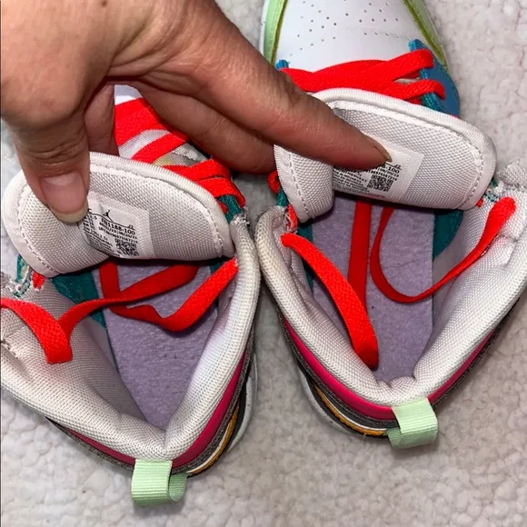 Jordan Red and Green Sneakers High-Top Design