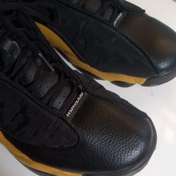 Jordan XIII Men's Black and Yellow Sneakers 414571-035