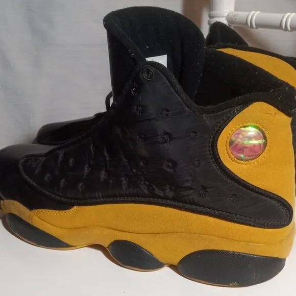 Jordan XIII Men's Black and Yellow Sneakers 414571-035