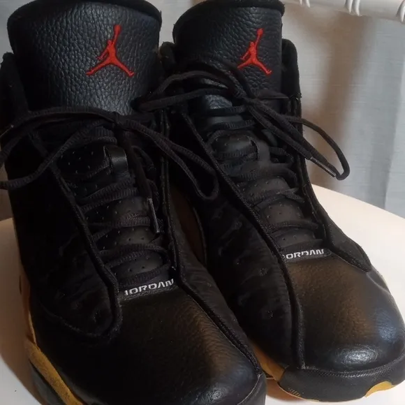 Jordan XIII Men's Black and Yellow Sneakers 414571-035