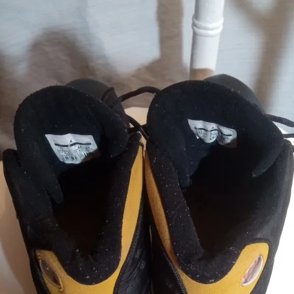 Jordan XIII Men's Black and Yellow Sneakers 414571-035