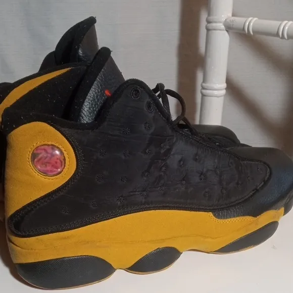 Jordan XIII Men's Black and Yellow Sneakers 414571-035