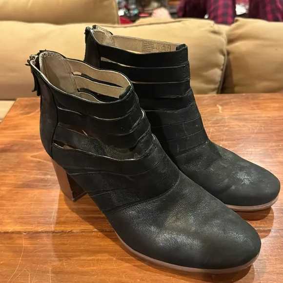 Josef Seibel Bonnie Ankle Boot 39 8 1/2 Booties Black Leather 3” Chunky Heel