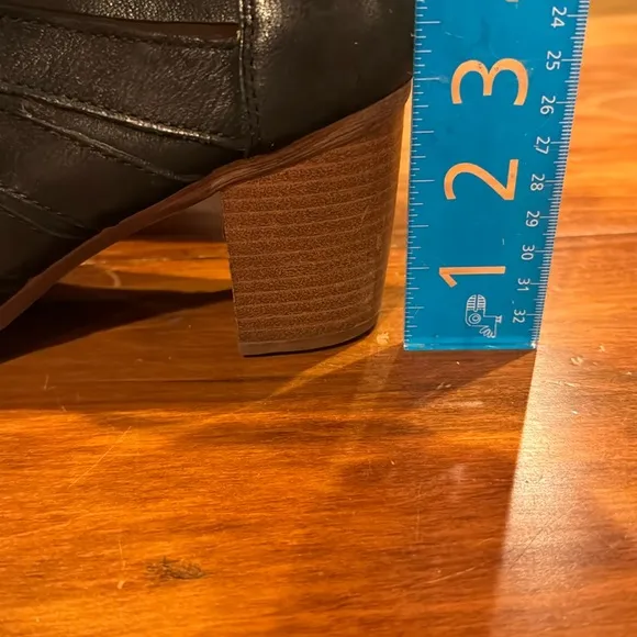 Josef Seibel Bonnie Ankle Boot 39 8 1/2 Booties Black Leather 3” Chunky Heel