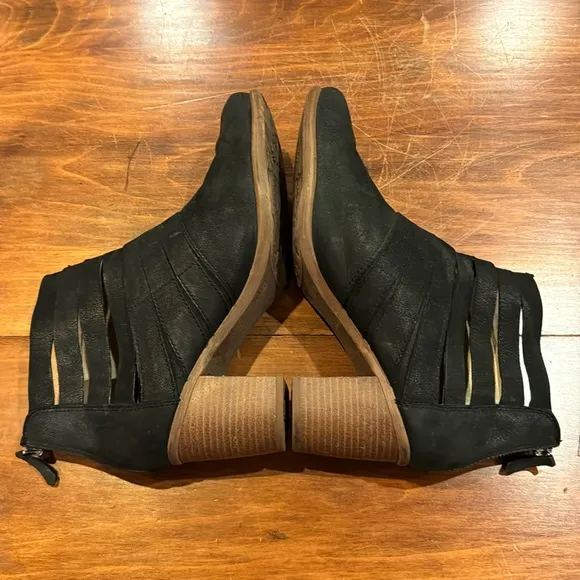 Josef Seibel Bonnie Ankle Boot 39 8 1/2 Booties Black Leather 3” Chunky Heel