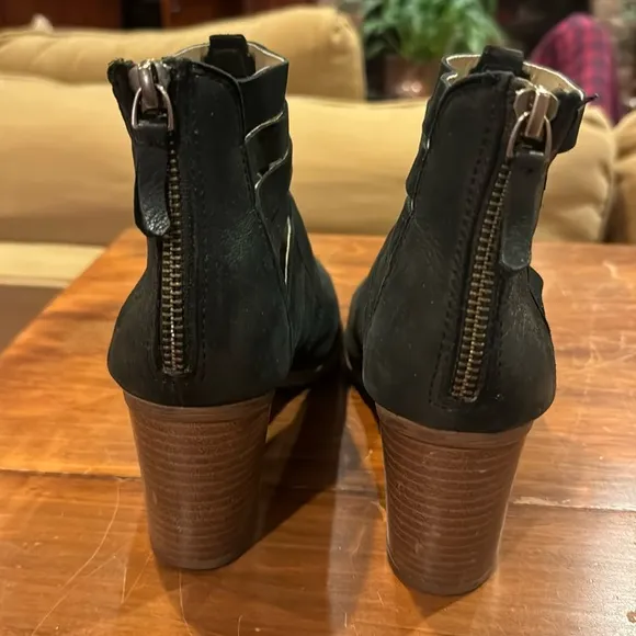 Josef Seibel Bonnie Ankle Boot 39 8 1/2 Booties Black Leather 3” Chunky Heel