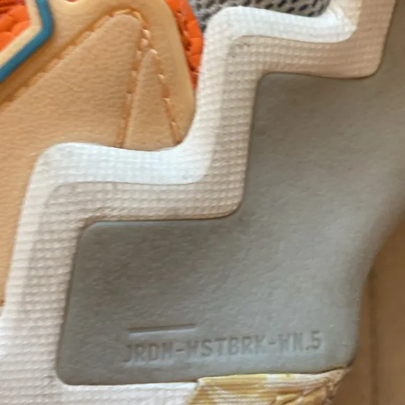 JRDN Men’s Colorful Basketball Shoes