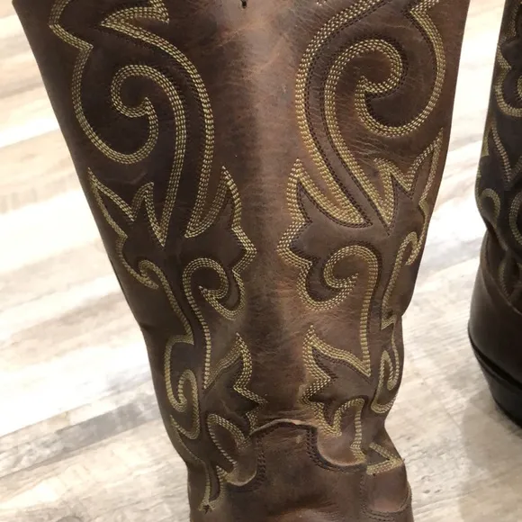 Justin Buck in Brown Boots