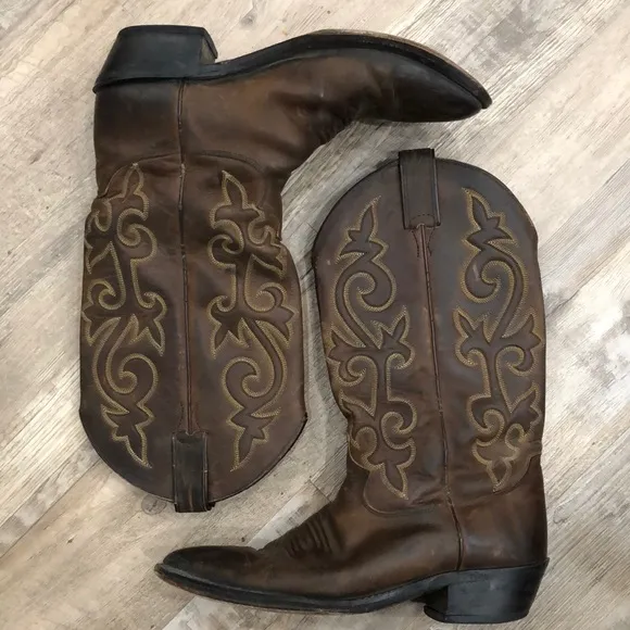Justin Buck in Brown Boots
