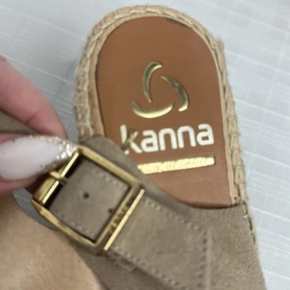 Kanna taupe leather crisscross grommet lined wedge Espriella sandals
