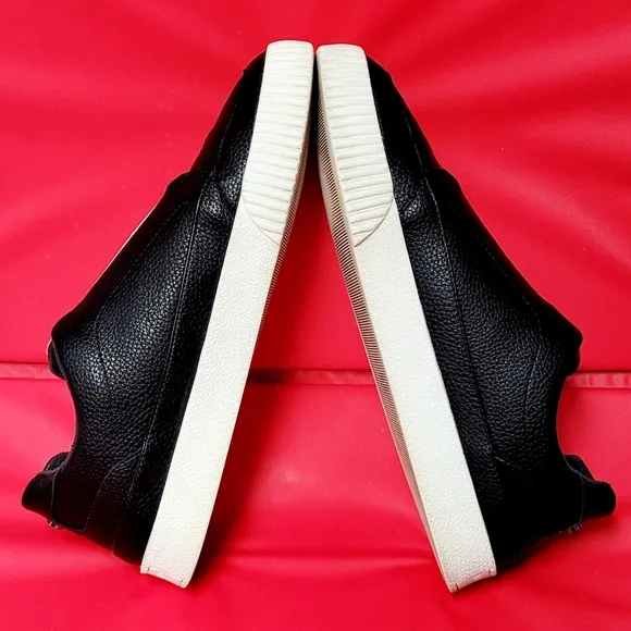 Karl Lagerfeld Paris Jolisa Premium Black Leather Women's Slip On Shoes size 9.5