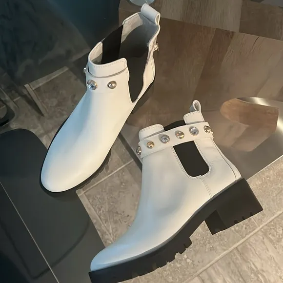 Karl Lagerfeld Paris Porshay Lug Sole Boots in Bone/White, Size 39 New w/o Box