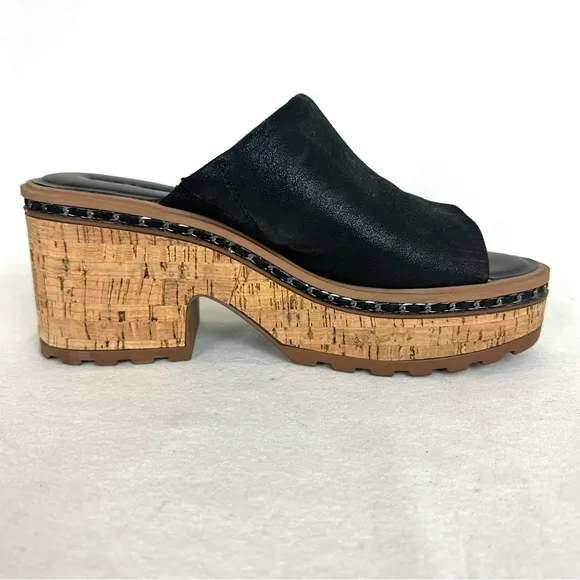 KARL LAGERFELD Women’s Clarina Black Leather Slip on Platform Sandals, Size 8.5