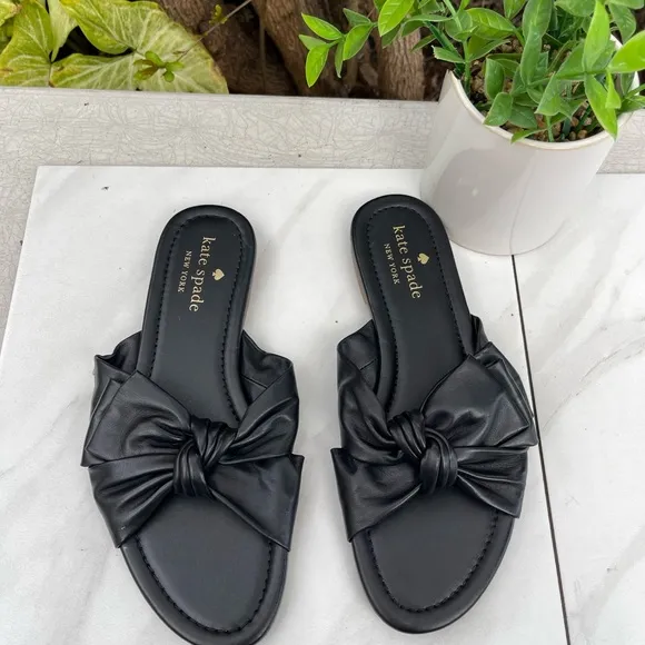 KATE SPADE Black Leather bow sandals size 6 new
