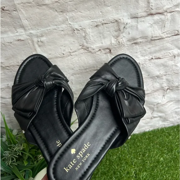 KATE SPADE Black Leather bow sandals size 6 new