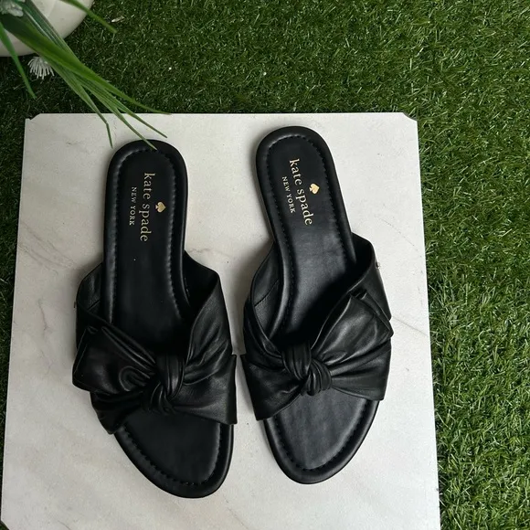 KATE SPADE Black Leather bow sandals size 6 new