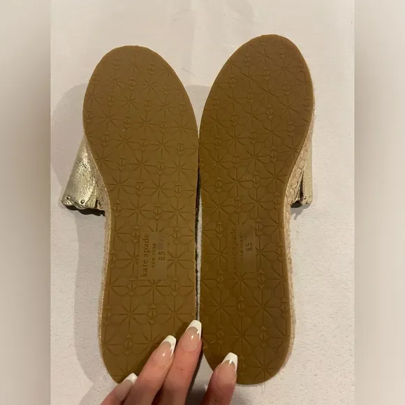 KATE SPADE Giovanna Pale Gold Metallic Leather Espadrilles Sandals Women’s 8.5