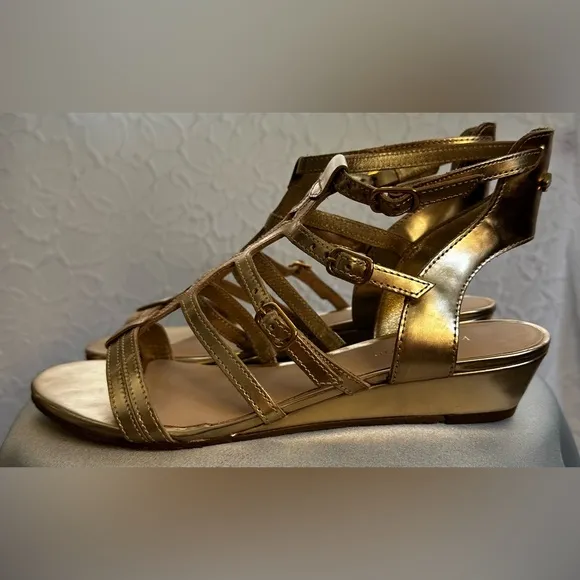 KATE SPADE ♠️- Gold Women's Sandals (7.5) ‼️NEW W/DUST BAG‼️