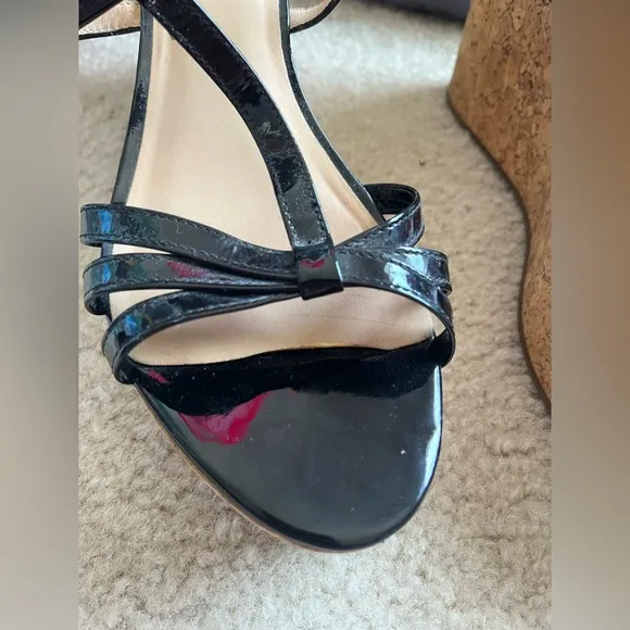 kate spade | patent leather and cork t-strap platform sandals | size 9