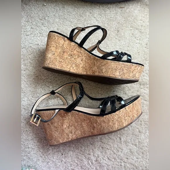 kate spade | patent leather and cork t-strap platform sandals | size 9
