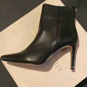 Katherine Kelly Rosie Black LeatherAnkle Boots Zipper Size 8/5 used with box