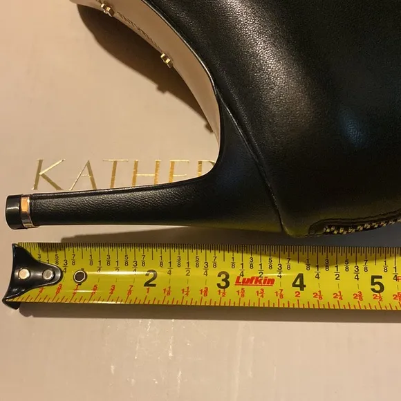 Katherine Kelly Rosie Black LeatherAnkle Boots Zipper Size 8/5 used with box