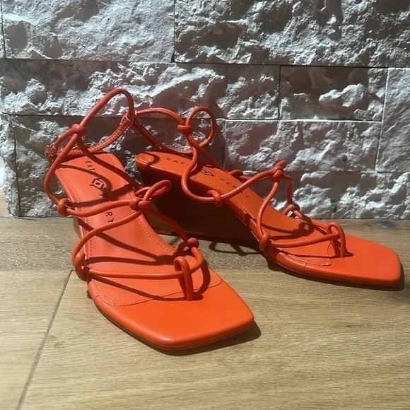 KATY PERRY KNOTTED WEDGE IRISIA SIZE 8 COLOR FIERY ORANGE NWT