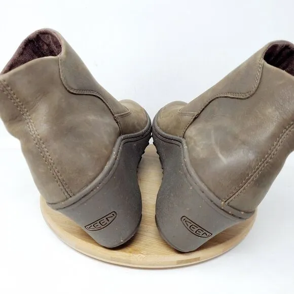 KEEN Akita Ankle Boots Womens 9.5 Brown Leather Wedge Lug Bootie Shoes