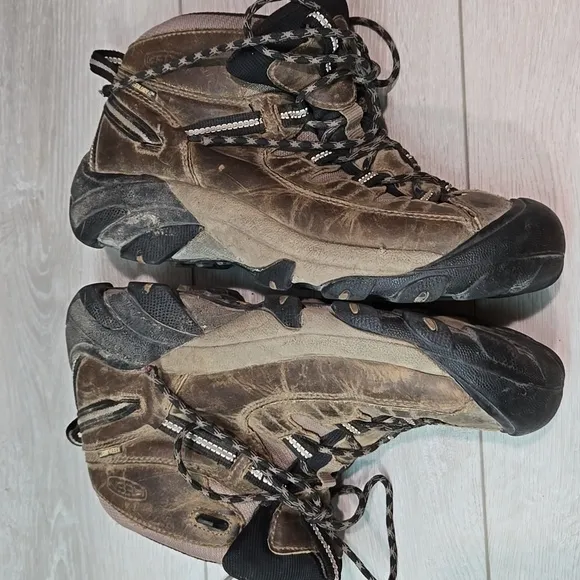 Keen Mens Dry High Top Leather Sneakers shoes sz 9