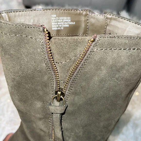 Kenzie olive  zipper healed boots size 10