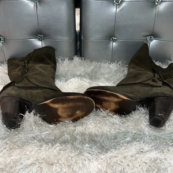 Kenzie olive  zipper healed boots size 10