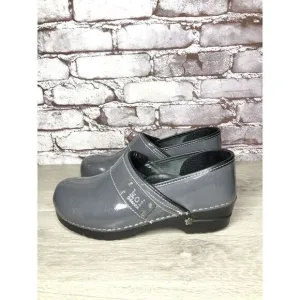 KOI by SANITA STEEL GRAY PATENT LEATHER CLOGS SHOES Women Sz 40EU/9.5M US